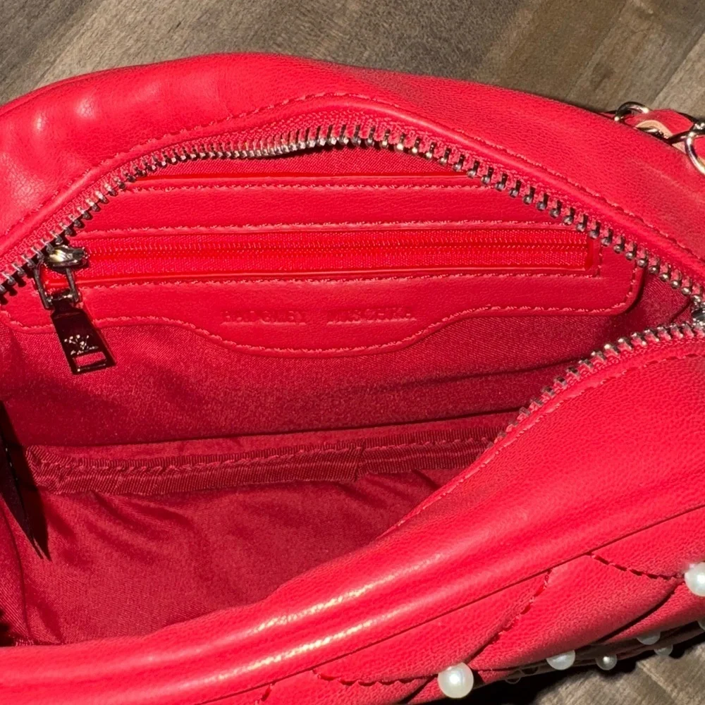 NWT Badgley Mischka Diamond Quilted Red Camera Bag With Pearls Vegan Leather - Picture 8 of 9